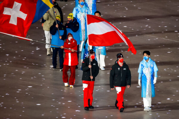 BEIJING,CHINA,13.MAR.22 - PARALYMPICS - Paralympic Winter Games Beijing 2022, closing ceremony. Image shows Johannes Aigner and Matteo Fleischmann (AUT). Keywords: flag. Photo: GEPA pictures/ Matic Klansek